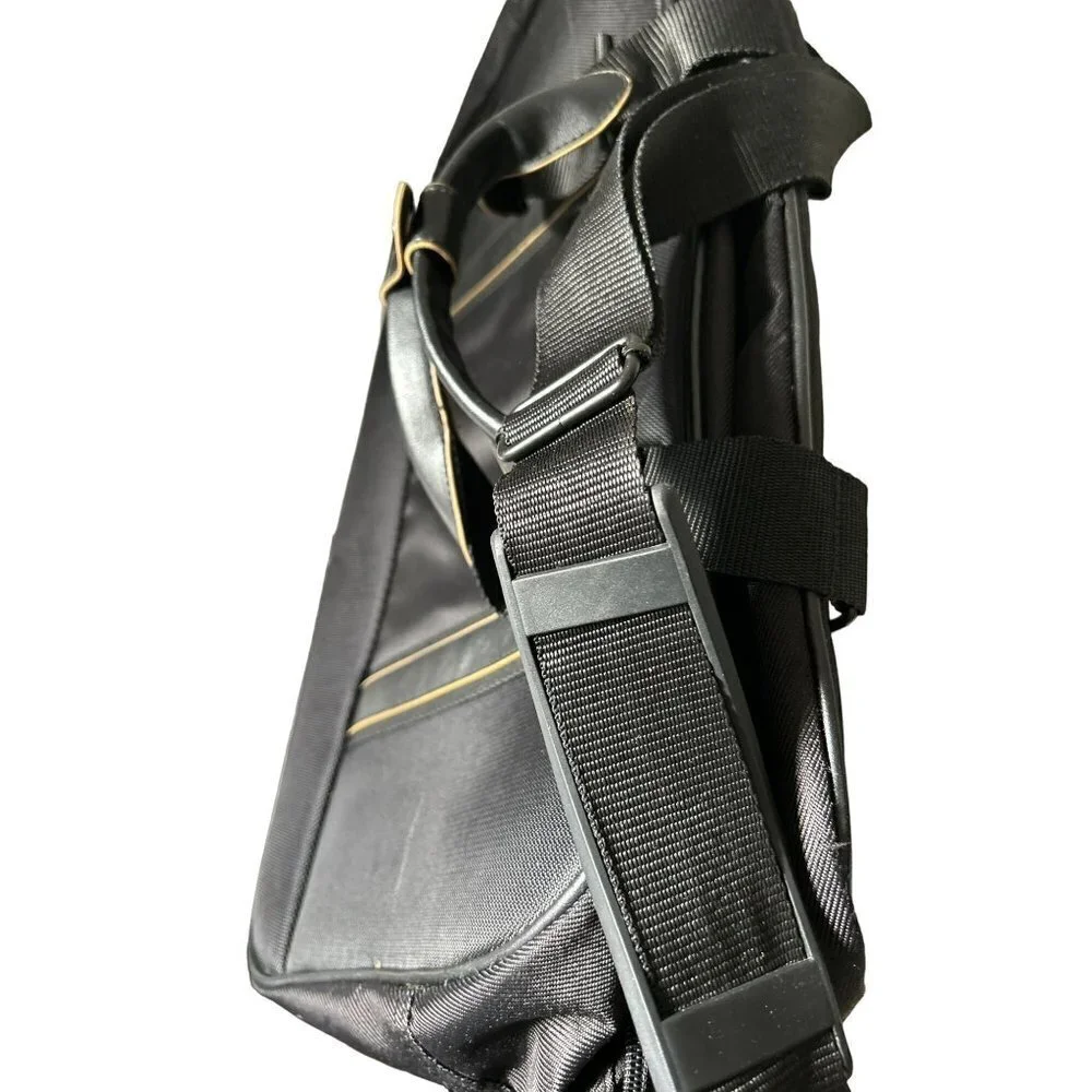 Johnnie Walker Travel Weekend Duffle Bag Black 18